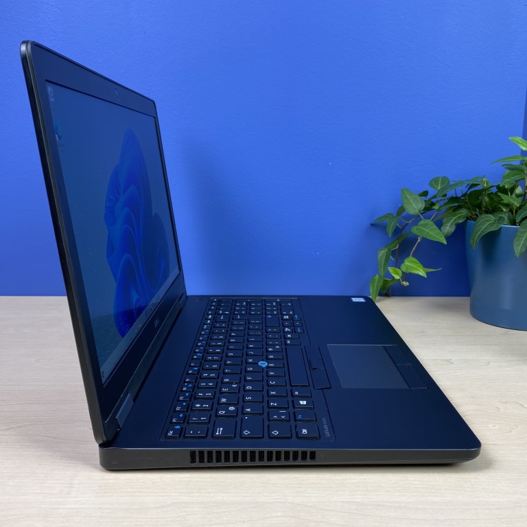 Dell Latitude 5570: Wydajny i bezpieczny laptop biznesowy Szukasz wydajnego i bezpiecznego laptopa do pracy? Dell Latitude 5570 to idealny wybór dla firm i organizacji, które potrzebują niezawodnych urządzeń dla swoich pracowników.