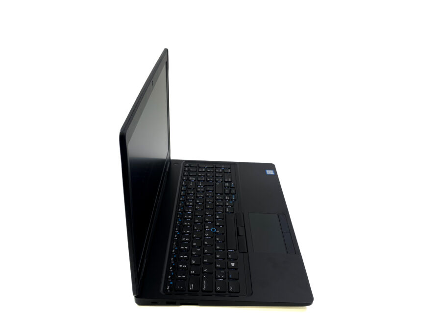 Dell Latitude 5591: Wydajność i mobilność w jednym