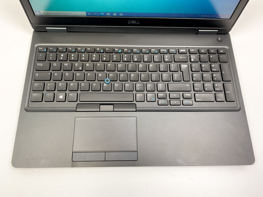 IMG_4664 Dell Precision 3530: Wydajność i mobilność dla profesjonalistów