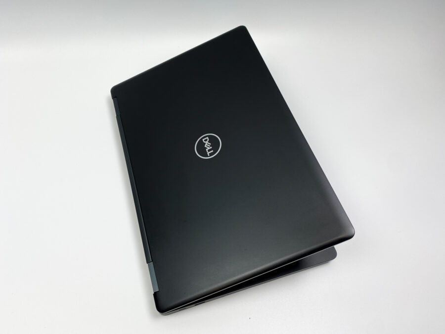 IMG_4669 Dell Precision 3530: Wydajność i mobilność dla profesjonalistów