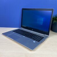 HP ProBook 650 G5 - biznesowa wszechstronność w przystępnej cenie! Jeśli szukasz biznesowego laptopa, który łączy w sobie wydajność, mobilność, bezpieczeństwo, komfort użytkowania i atrakcyjną cenę, to HP ProBook 650 G5 jest idealnym wyborem dla Ciebie.