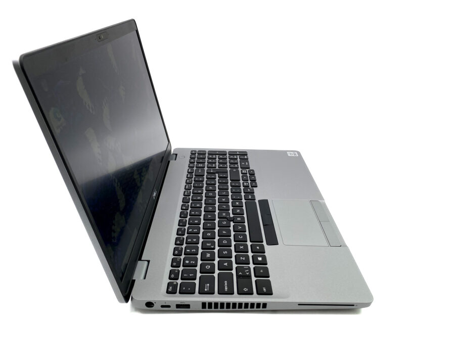 IMG_0395 Dell Precision 3551: Wydajność i mobilność dla profesjonalistów