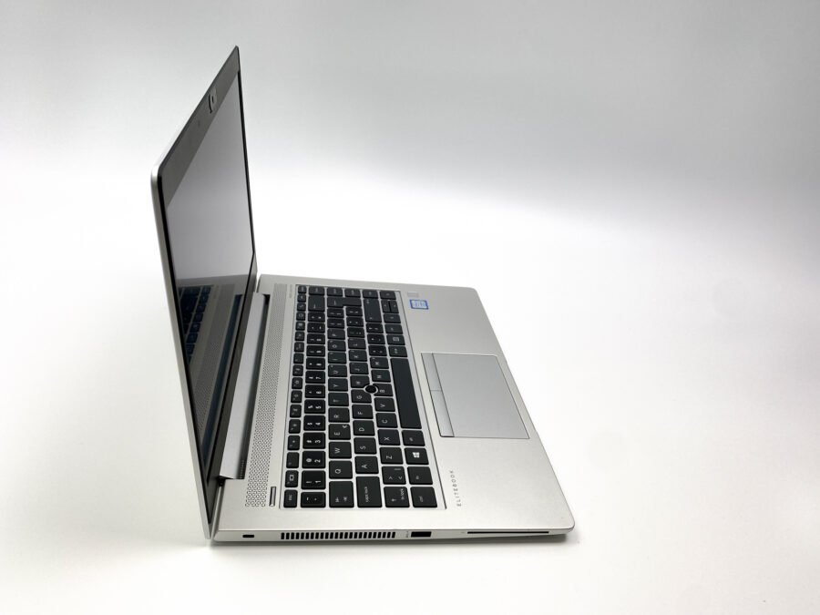 IMG_5029 HP EliteBook 840 G5 - Wydajność i bezpieczeństwo w podróży