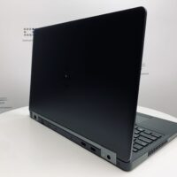 Dell Latitude 5580 - Wydajny i bezpieczny laptop dla biznesu i codziennych zastosowań