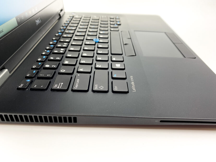 Dell Latitude e7470 - Wydajność i mobilność w biznesowym wydaniu Szukasz laptopa, który łączy w sobie wysoką wydajność, mobilność i bezpieczeństwo? Dell Latitude e7470 to idealny wybór dla profesjonalistów, którzy potrzebują niezawodnego urządzenia do pracy w biurze, w podróży i w domu.