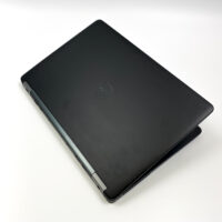 Dell Latitude e7470 - Wydajność i mobilność w biznesowym wydaniu Szukasz laptopa, który łączy w sobie wysoką wydajność, mobilność i bezpieczeństwo? Dell Latitude e7470 to idealny wybór dla profesjonalistów, którzy potrzebują niezawodnego urządzenia do pracy w biurze, w podróży i w domu.