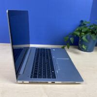 Jeśli szukasz biznesowego laptopa, który łączy w sobie wydajność, mobilność, bezpieczeństwo, komfort użytkowania i elegancki design, to HP EliteBook 850 G5 jest idealnym wyborem dla Ciebie.