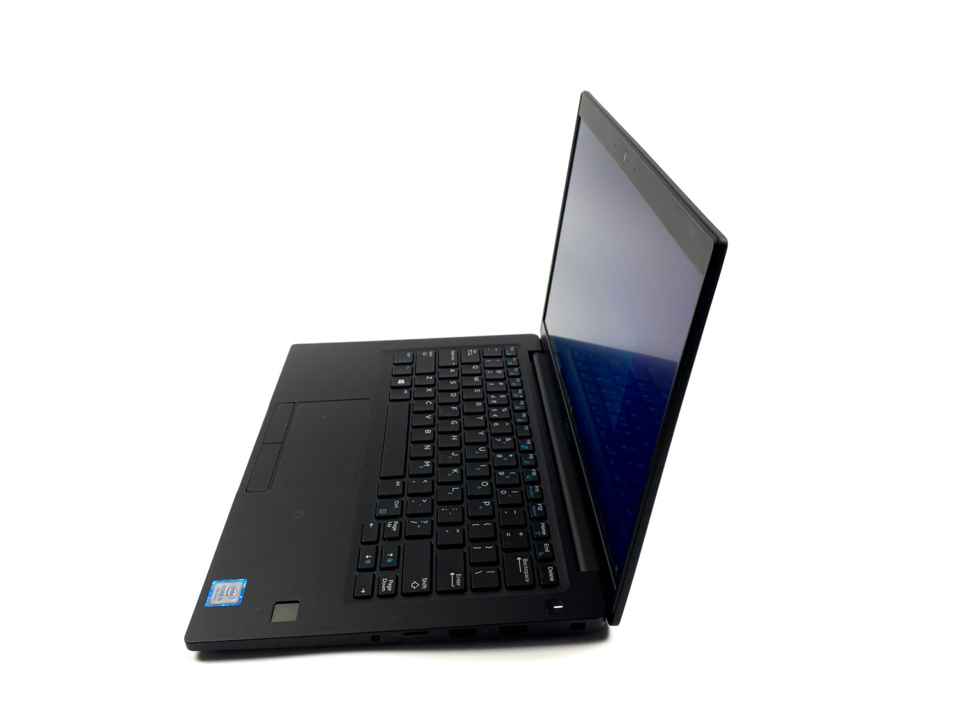 Dell Latitude 7390 - biznesowa perfekcja w kompaktowej formie! Jeśli szukasz biznesowego laptopa, który łączy w sobie wydajność, mobilność, bezpieczeństwo, komfort użytkowania i atrakcyjny design, to Dell Latitude 7390 jest idealnym wyborem dla Ciebie.