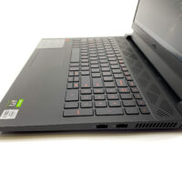 Dell G15 5520 - Moc i wydajność w kompaktowej obudowie Szukasz laptopa, który poradzi sobie z każdym wyzwaniem? Dell G15 5520 to idealny wybór dla graczy, studentów i kreatywnych profesjonalistów, którzy potrzebują mocnego i wydajnego urządzenia.