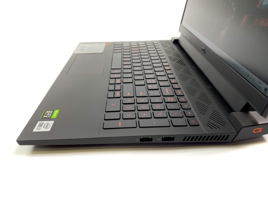 Dell G15 5520 - Moc i wydajność w kompaktowej obudowie Szukasz laptopa, który poradzi sobie z każdym wyzwaniem? Dell G15 5520 to idealny wybór dla graczy, studentów i kreatywnych profesjonalistów, którzy potrzebują mocnego i wydajnego urządzenia.