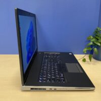 Dell Precision 7740 - Mobilna potęga do zadań specjalnych Odkryj 17-calową stację roboczą Dell Precision 7740, stworzoną dla wymagających użytkowników, którzy potrzebują maksymalnej wydajności w podróży.