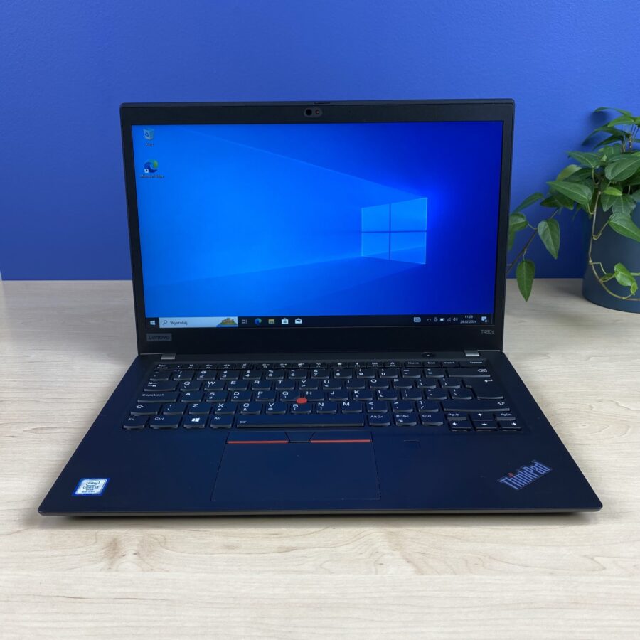 ThinkPad T490s - Twój biznesowy kompan w podróży! Odkryj smukły i lekki laptop ThinkPad T490s, stworzony dla mobilnych profesjonalistów.