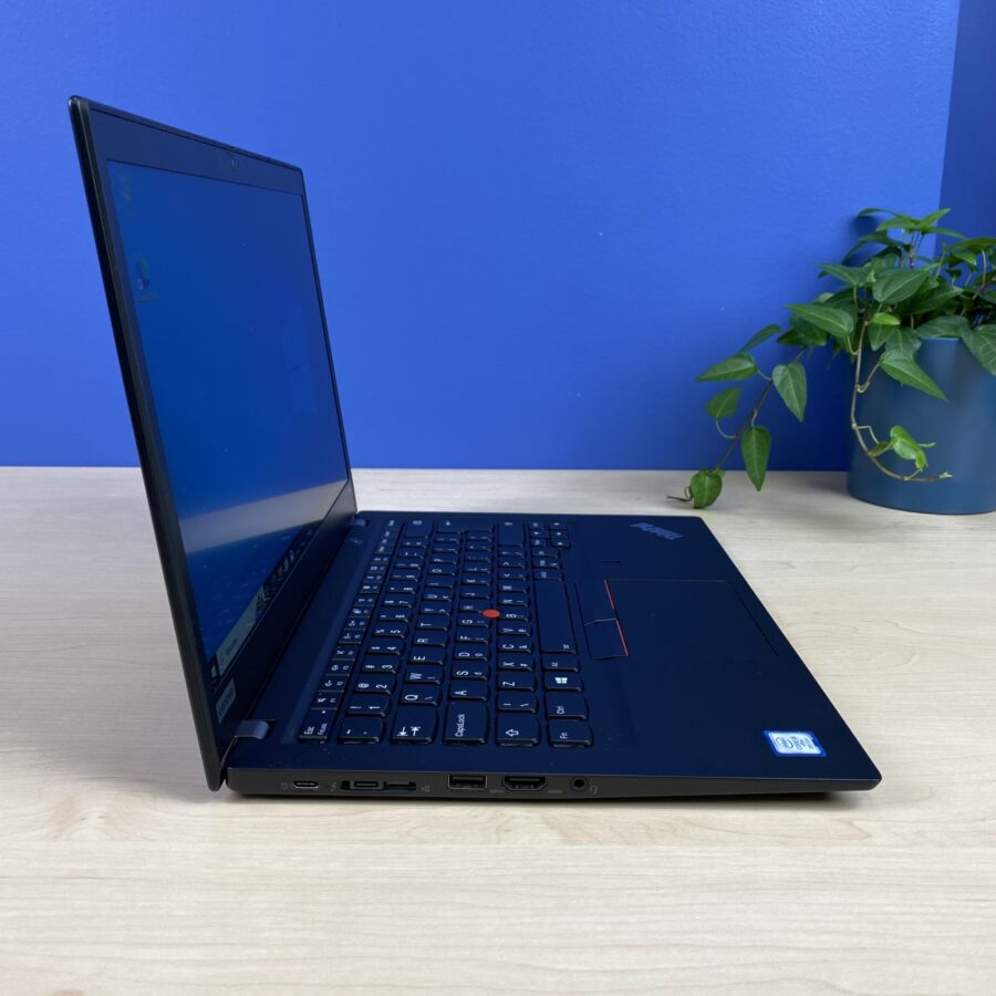 ThinkPad T490s - Twój biznesowy kompan w podróży! Odkryj smukły i lekki laptop ThinkPad T490s, stworzony dla mobilnych profesjonalistów.