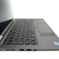 Lenovo ThinkPad X1 Yoga G4 - wszechstronny laptop dla wymagających Szukasz laptopa, który łączy w sobie wydajność, mobilność i elegancki design? Lenovo ThinkPad X1 Yoga G4 to idealny wybór dla osób ceniących wszechstronność i komfort pracy.