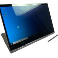 Lenovo ThinkPad X1 Yoga G4 - wszechstronny laptop dla wymagających Szukasz laptopa, który łączy w sobie wydajność, mobilność i elegancki design? Lenovo ThinkPad X1 Yoga G4 to idealny wybór dla osób ceniących wszechstronność i komfort pracy.