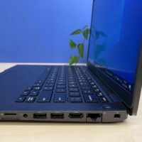 Dell Latitude 5400 - Wydajność i mobilność dla biznesu Szukasz laptopa, który zapewni Ci wydajność i mobilność niezbędną w codziennej pracy? Dell Latitude 5400 to idealny wybór dla profesjonalistów, którzy potrzebują niezawodnego urządzenia do pracy w biurze, w podróży i w domu.