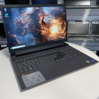 Dell G15 5520 - Moc i wydajność w kompaktowej obudowie Szukasz laptopa, który poradzi sobie z każdym wyzwaniem? Dell G15 5520 to idealny wybór dla graczy, studentów i kreatywnych profesjonalistów, którzy potrzebują mocnego i wydajnego urządzenia.