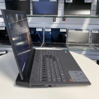 Dell G15 5520 - Moc i wydajność w kompaktowej obudowie Szukasz laptopa, który poradzi sobie z każdym wyzwaniem? Dell G15 5520 to idealny wybór dla graczy, studentów i kreatywnych profesjonalistów, którzy potrzebują mocnego i wydajnego urządzenia.