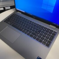 Odkryj smukły i wydajny laptop Dell Latitude 5520, stworzony z myślą o mobilnych profesjonalistach!