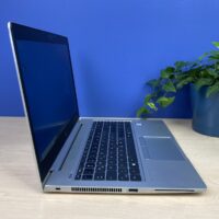 HP EliteBook 840 G6 - Twój biznesowy niezbędnik Odkryj smukły i lekki laptop HP EliteBook 840 G6, stworzony z myślą o mobilnych profesjonalistach.