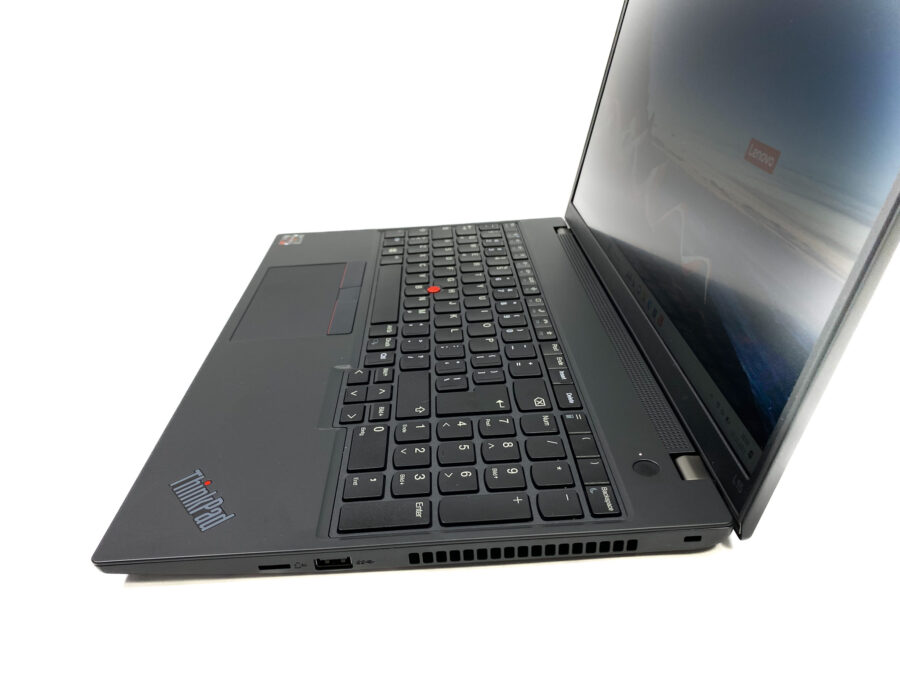 IMG_1293 Lenovo ThinkPad L15 Gen 4: Twój niezawodny kompan w biznesie Złap okazję: Nowy laptop Lenovo ThinkPad L15 Gen 4 w oryginalnym pudełku! Szukasz niezawodnego i wydajnego laptopa w super cenie? Mamy dla Ciebie idealną ofertę!