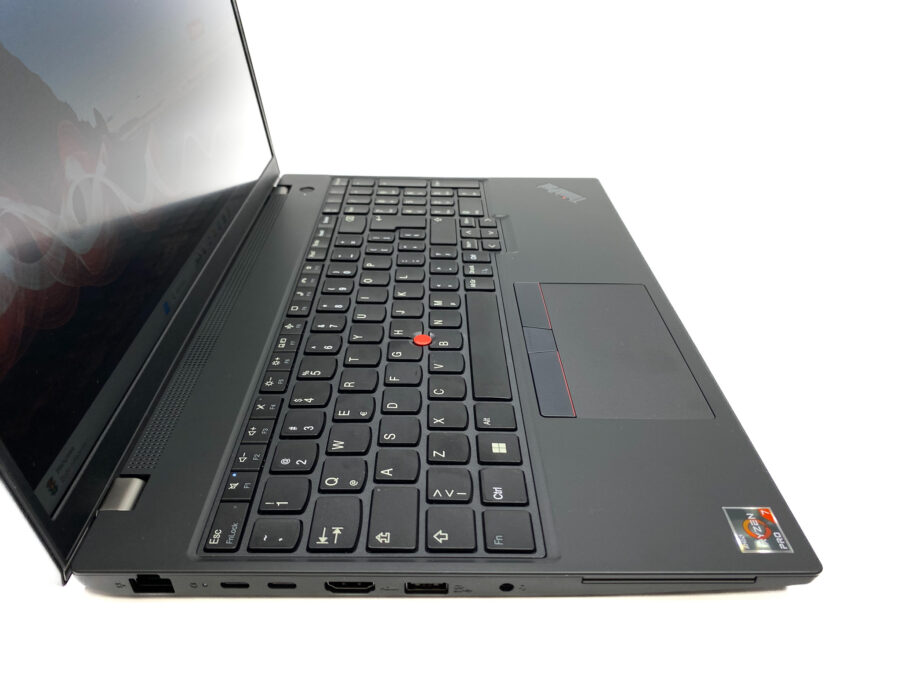 Lenovo ThinkPad L15 Gen 4: Twój niezawodny kompan w biznesie Złap okazję: Nowy laptop Lenovo ThinkPad L15 Gen 4 w oryginalnym pudełku! Szukasz niezawodnego i wydajnego laptopa w super cenie? Mamy dla Ciebie idealną ofertę!