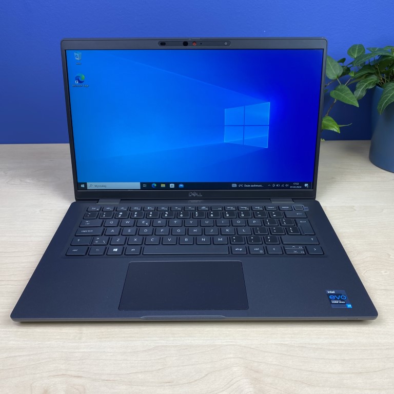 Dell Latitude 7420 Dell Latitude 7420 2w1 to idealny wybór dla przedsiębiorców ceniących wydajność, bezpieczeństwo i wszechstronność. Dell Latitude 7420 2w1: Wszechstronność i mobilność dla biznesu Poznaj Dell Latitude 7420 2w1 - smukły i lekki laptop biznesowy, który łączy w sobie wydajność, mobilność i wszechstronność. Ten 14-calowy notebook z procesorem Intel Core i7 11. generacji i 16 GB pamięci RAM poradzi sobie z każdym zadaniem, a długi czas pracy baterii (do 13 godzin) zapewni Ci swobodę pracy przez cały dzień.