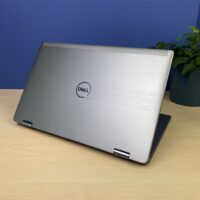 Dell Latitude 7420 2w1 to idealny wybór dla przedsiębiorców ceniących wydajność, bezpieczeństwo i wszechstronność. Dell Latitude 7420 2w1: Wszechstronność i mobilność dla biznesu Poznaj Dell Latitude 7420 2w1 - smukły i lekki laptop biznesowy, który łączy w sobie wydajność, mobilność i wszechstronność. Ten 14-calowy notebook z procesorem Intel Core i7 11. generacji i 16 GB pamięci RAM poradzi sobie z każdym zadaniem, a długi czas pracy baterii (do 13 godzin) zapewni Ci swobodę pracy przez cały dzień.