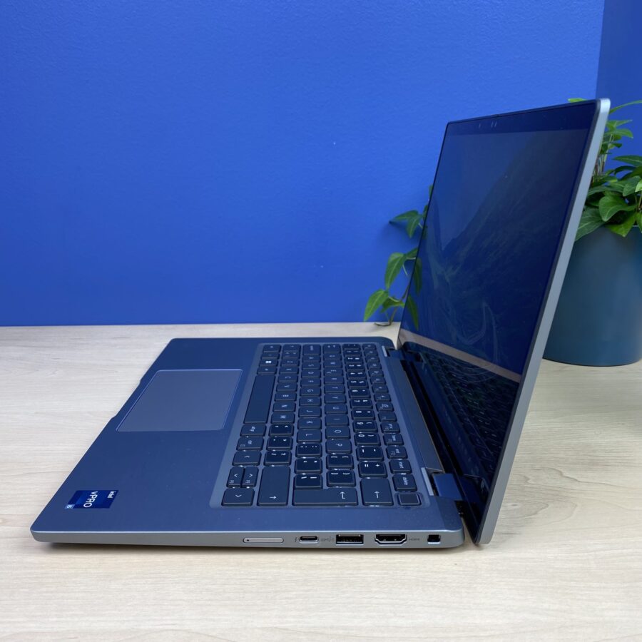 Dell Latitude 7420 2w1 to idealny wybór dla przedsiębiorców ceniących wydajność, bezpieczeństwo i wszechstronność. Dell Latitude 7420 2w1: Wszechstronność i mobilność dla biznesu Poznaj Dell Latitude 7420 2w1 - smukły i lekki laptop biznesowy, który łączy w sobie wydajność, mobilność i wszechstronność. Ten 14-calowy notebook z procesorem Intel Core i7 11. generacji i 16 GB pamięci RAM poradzi sobie z każdym zadaniem, a długi czas pracy baterii (do 13 godzin) zapewni Ci swobodę pracy przez cały dzień.