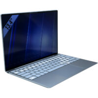 Dell XPS 13 9315 widok z lewej strony pod kątem port Thunderbolt USB-C