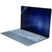 Dell XPS 13 9315 widok z prawej strony pod kątem smukły laptop premium