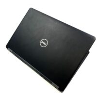 Dell Latitude 5491 - Wydajność i mobilność w podróży. Szukasz laptopa, który zapewni Ci wysoką wydajność i mobilność w podróży? Dell Latitude 5491 to idealny wybór dla profesjonalistów, studentów i każdego, kto potrzebuje niezawodnego urządzenia do pracy i rozrywki.