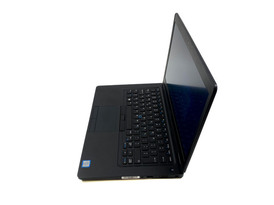 Dell Latitude 5491 - Wydajność i mobilność w podróży. Szukasz laptopa, który zapewni Ci wysoką wydajność i mobilność w podróży? Dell Latitude 5491 to idealny wybór dla profesjonalistów, studentów i każdego, kto potrzebuje niezawodnego urządzenia do pracy i rozrywki.