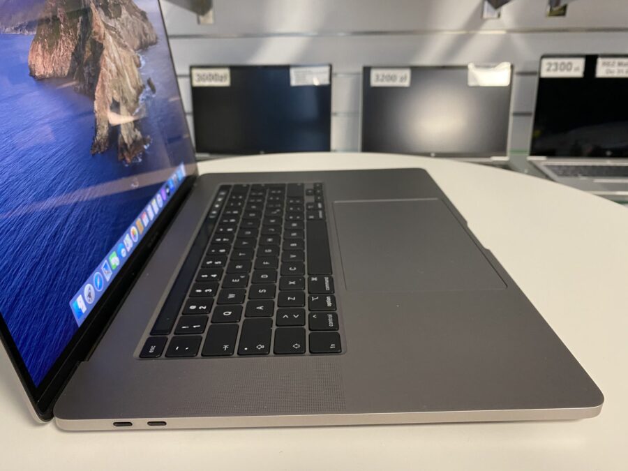 Apple macbook pro a2141 Apple MacBook Pro A2141: Wydajność i piękno w jednym! Szukasz laptopa, który łączy w sobie imponującą wydajność, oszałamiający wyświetlacz i elegancki design? Apple MacBook Pro A2141 to idealny wybór dla profesjonalistów i twórców, którzy potrzebują niezawodnego urządzenia do realizacji swoich ambitnych projektów.