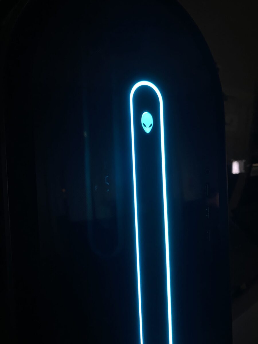 IMG_2064 Dell Alienware Aurora R13 - Moc i Wydajność dla Prawdziwych Graczy