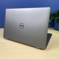 Laptop Biznesowy Dell Latitude 5330 - Wydajność i Elegancja w Jednym! Szukasz laptopa, który sprosta wyzwaniom biznesu? Wybierz Dell Latitude 2w1 5330 - potężny model z procesorem Intel Core i5-1245U i 8 GB RAM, który zapewni Ci płynną pracę nawet z najbardziej wymagającymi programami.