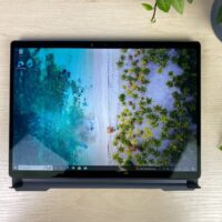 Dell Latitude 7320 - Wydajność i mobilność w jednym! Pracuj wydajnie i komfortowo gdziekolwiek jesteś z laptopem Dell Latitude 7320. Ten smukły i lekki notebook został zaprojektowany z myślą o mobilnych profesjonalistach, którzy potrzebują niezawodnego urządzenia do pracy w podróży.