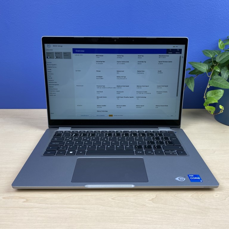 Laptop Biznesowy Dell Latitude 5330 - Wydajność i Elegancja w Jednym! Szukasz laptopa, który sprosta wyzwaniom biznesu? Wybierz Dell Latitude 2w1 5330 - potężny model z procesorem Intel Core i5-1245U i 8 GB RAM, który zapewni Ci płynną pracę nawet z najbardziej wymagającymi programami.