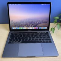 Apple MacBook Pro A2159 – Moc i mobilność w jednym