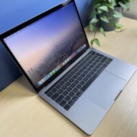 Apple MacBook Pro A2159 – Moc i mobilność w jednym