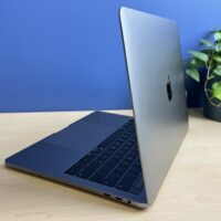 Apple MacBook Pro A2159 – Moc i mobilność w jednym