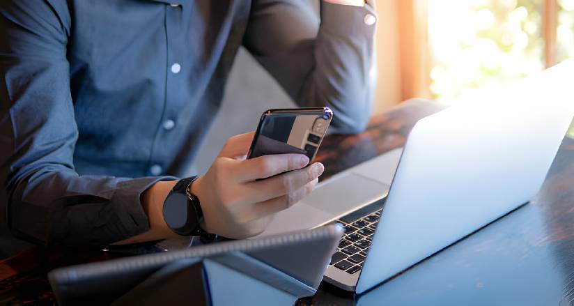 Laptop biznesowy – czym różni się od zwykłego i jaki model wybrać?