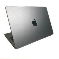 Apple MacBook Pro A2442: potęga w kompaktowej obudowie