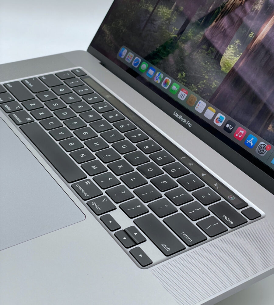 Laptop Apple MacBook Pro A2141 • i9-9980HK • 32GB • 512GB • Radeon Pro 5500M • 16″ Retina • 245 Cykli Laptop Apple MacBook Pro A2141 • i9-9980HK • 32GB • 512GB • Radeon Pro 5500M • 16″ Retina • 245 Cykli