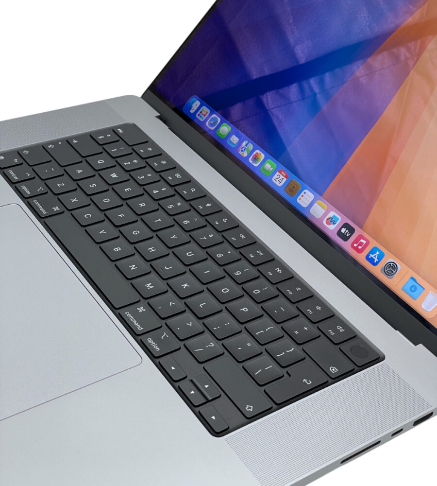 MacBook Pro A2780 M2 (6)