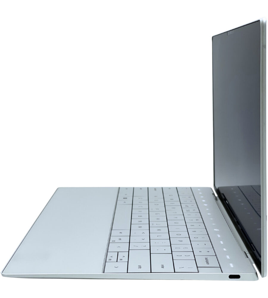 Dell XPS 13 9320 profil prawej strony obudowy ze złączem wielofunkcyjnym