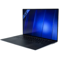 Dell Precision 5550 widok z prawej strony pod kątem czytnik kart SD i USB-C