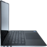Dell Precision 5560 – lewy profil laptopa Dell Precision 5560 lewy profil smukłej obudowy aluminiowej porty komunikacyjne