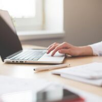 Laptop biznesowy do 2500 zł – które modele są warte uwagi?