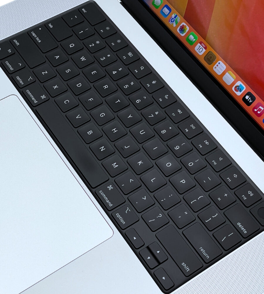 Apple MacBook Pro A2485 M1 Pro Silver (6)